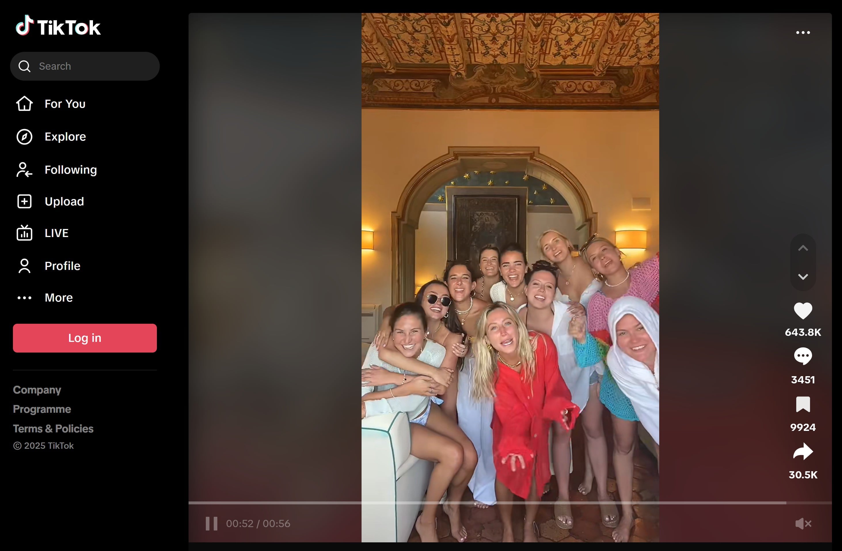 Alix Earle and her friends arrived in Positano