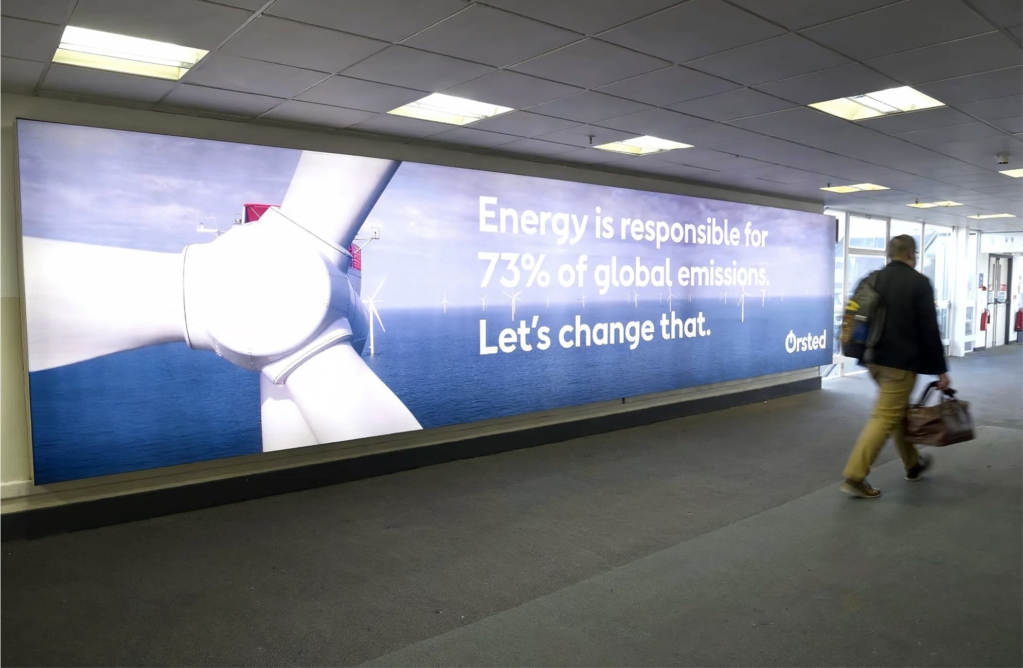 Example airport advertising